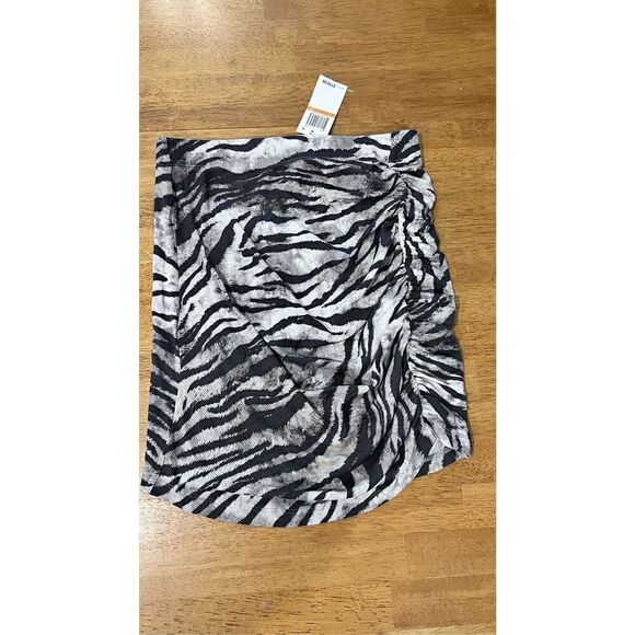 LNA Women's Zebra Print Ruched Side Ribbed Mini Skirt Gray Size Small NWT P1-212 - Picture 2 of 12
